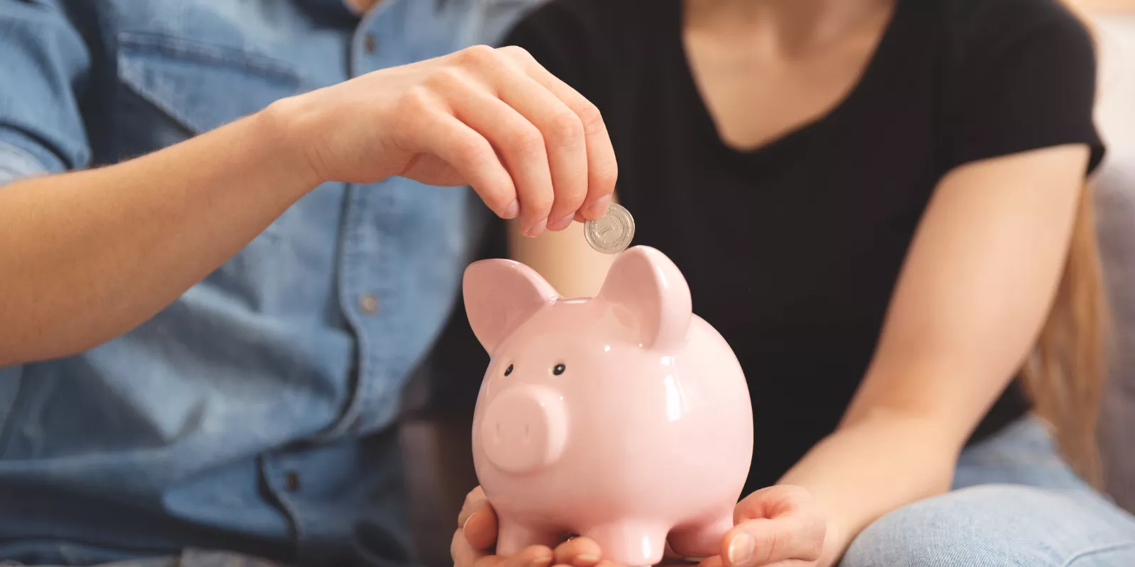 Cinco reglas de dinero que los ricos enseñan
